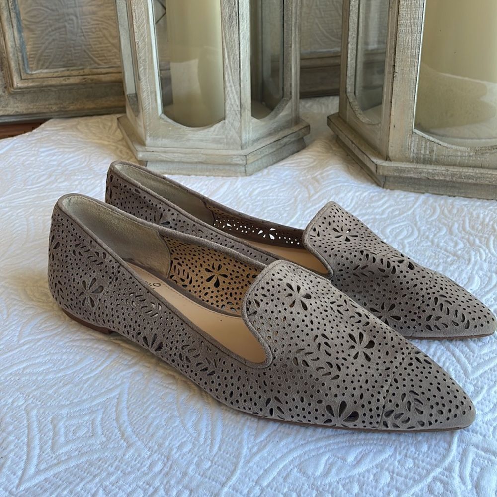 Vince Camuto Brown Earina Perforated Flats / 8M/38